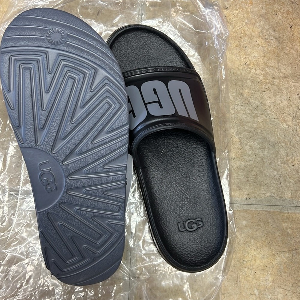 UGGS - Picture 3 of 3